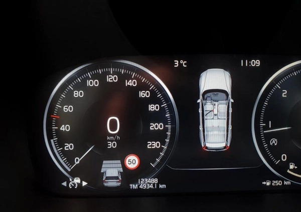Volvo V60 Cross Country cena 124900 przebieg: 123961, rok produkcji 2020 z Warszawa małe 742